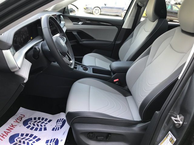 New 2026 Platinum Gray Metallic Volkswagen SE image 23