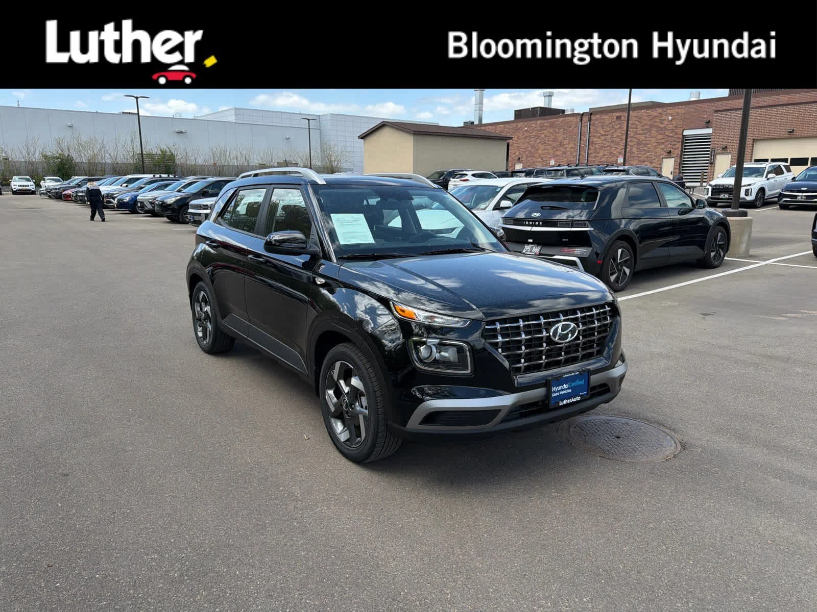 2026 Hyundai Venue SEL w/ 2-Tone Roof IVT's photo