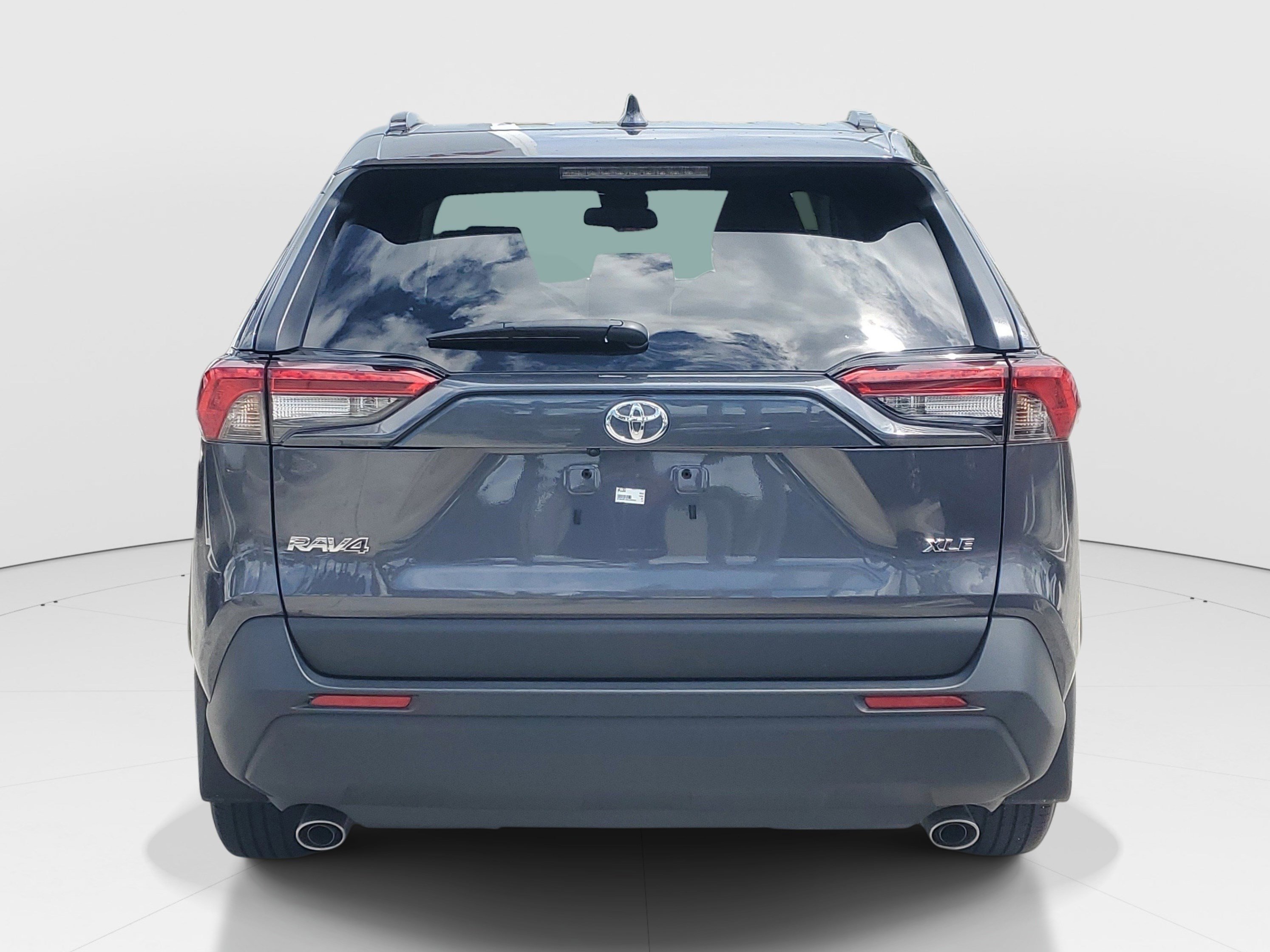 Used 2025 Magnetic Gray Metallic Toyota XLE image 4