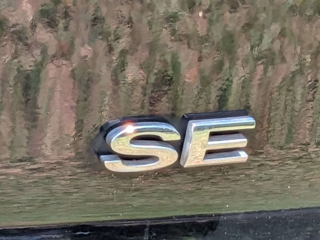 Used 2019 Black Ford SE image 10