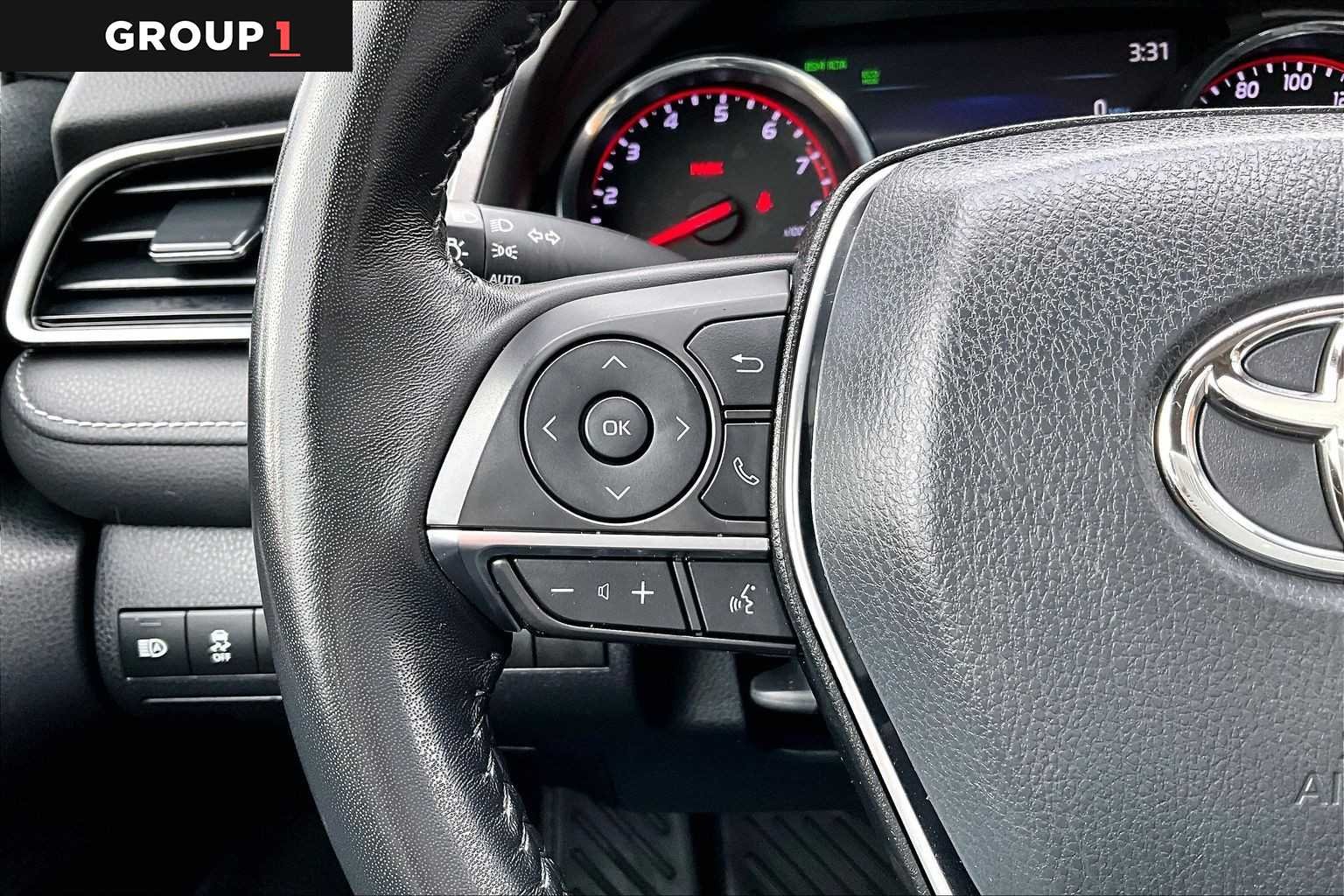 Used 2019 Celestial Silver/Midnight Black Metallic Toyota XSE V6 image 24