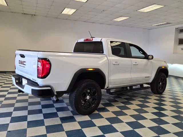 Used 2024 White GMC Elevation image 8