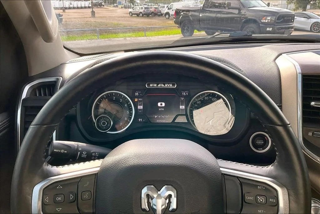 Used 2022  Ram Laramie image 12