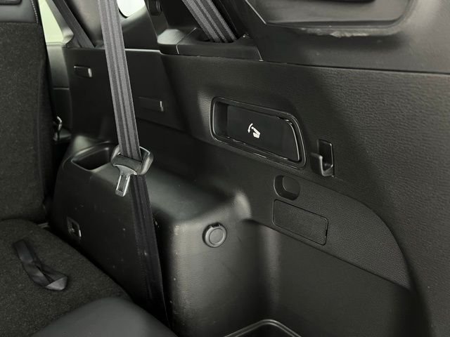 Used 2025 Moonstone Gray Metallic/Black Roof Mitsubishi SE image 48