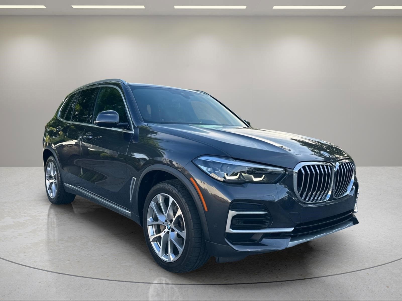 Used 2022 Dark Graphite Metallic BMW sDrive40i image 7