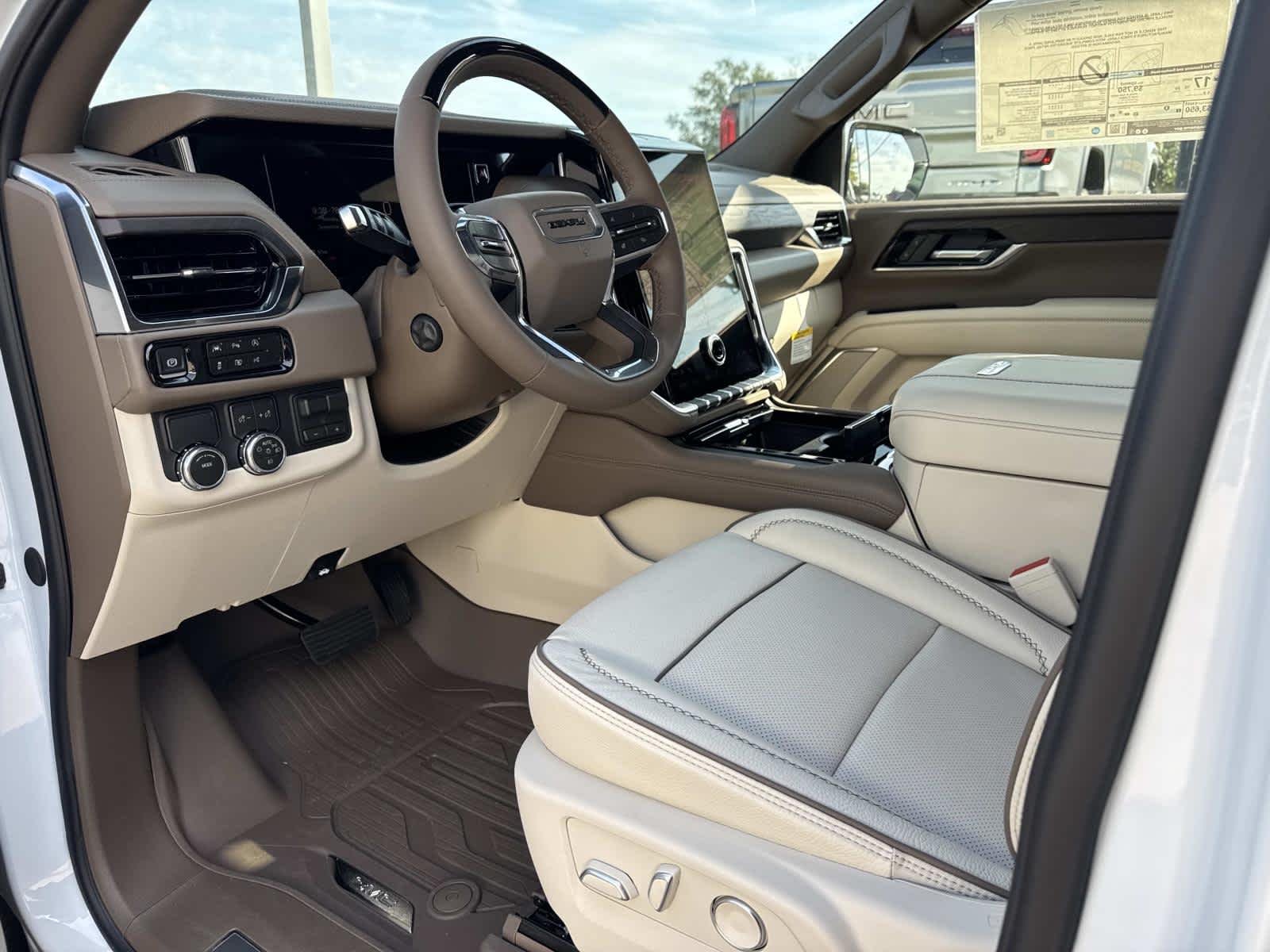 2026 GMC Yukon Denali - Photo 10