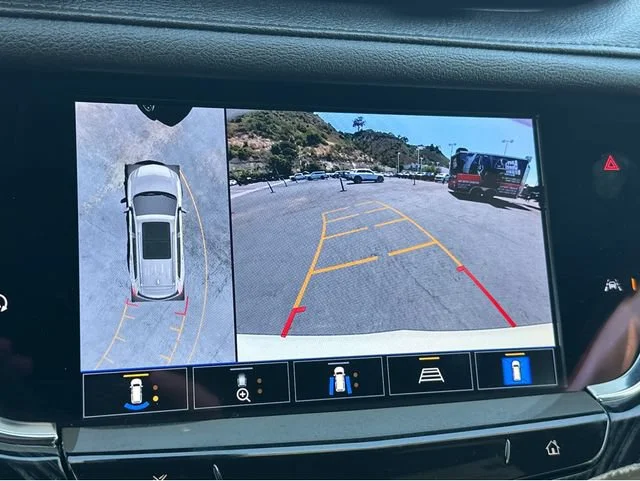 2025 Cadillac XT6 Premium Luxury - Photo 25