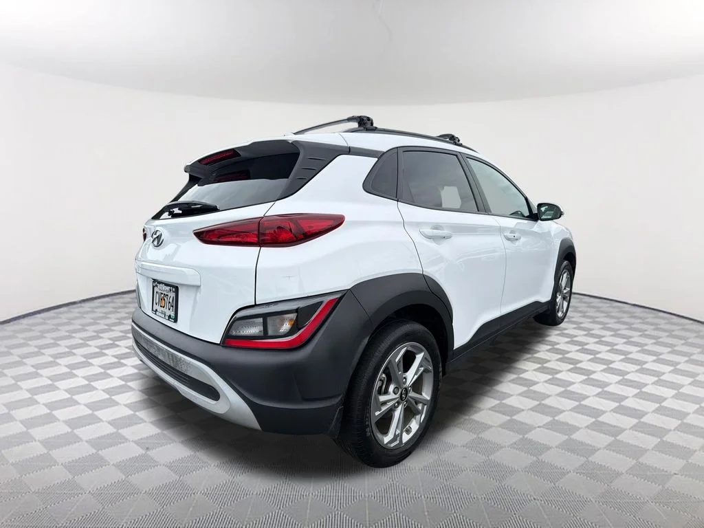 Used 2023 White Hyundai SEL image 5