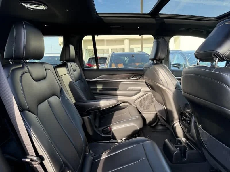 Used 2024 Baltic Gray Metallic Clearcoat Jeep Limited image 11