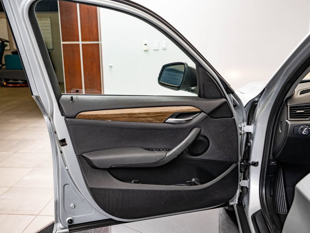 Used 2015 Glacier Silver Metallic BMW xDrive28i image 24