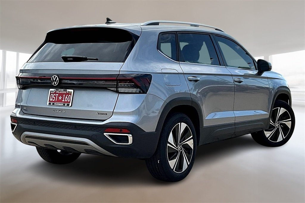 2025 Volkswagen Taos SE photo 2