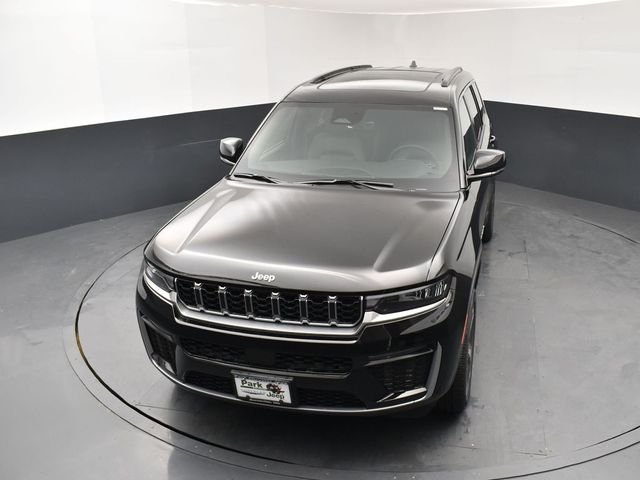 New 2026 Diamond Black Crystal Pearl-Coat Exterior Paint Jeep Limited image 14