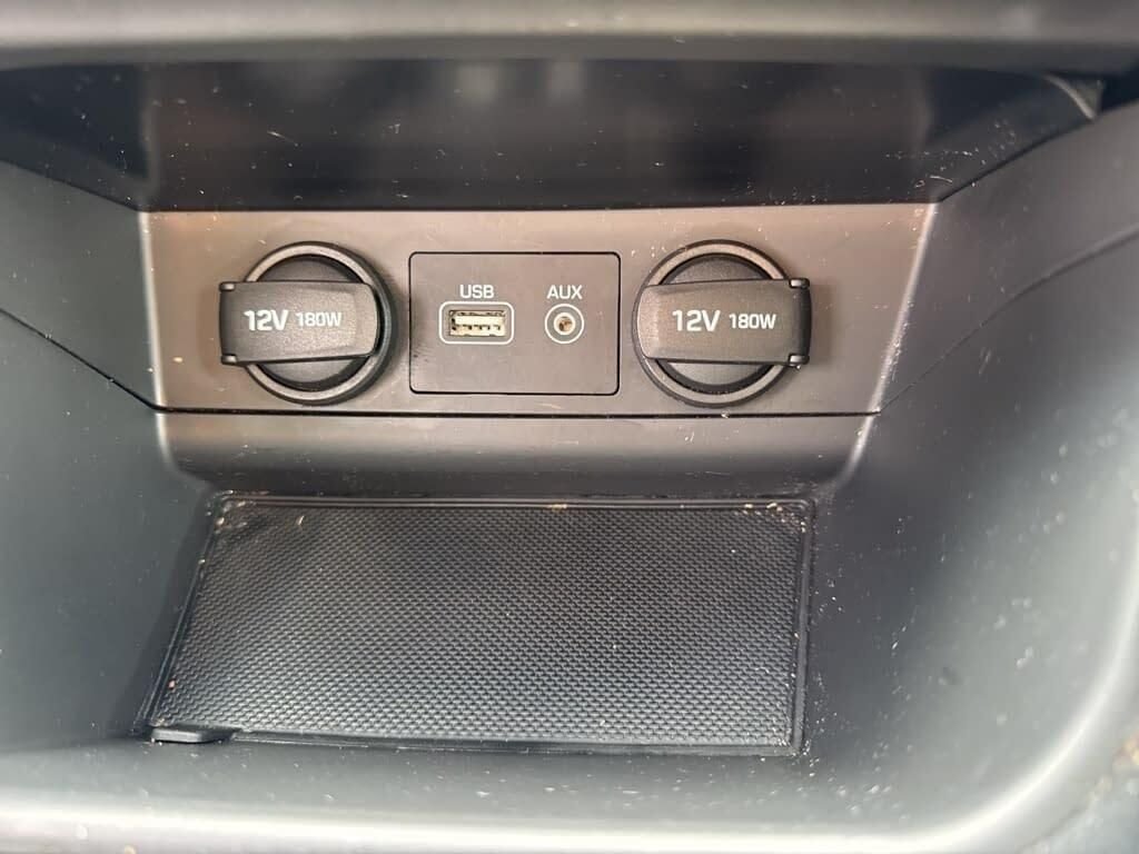 Used 2016 Black Hyundai Base image 25