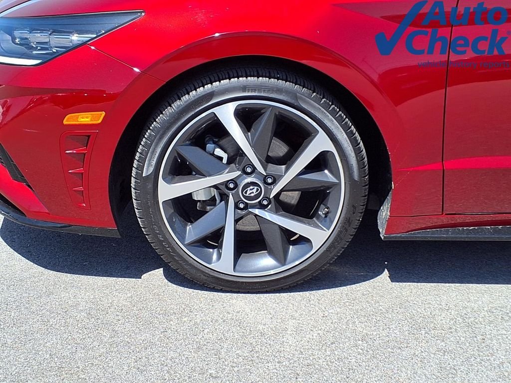 Used 2023 Red Hyundai SEL Plus image 10