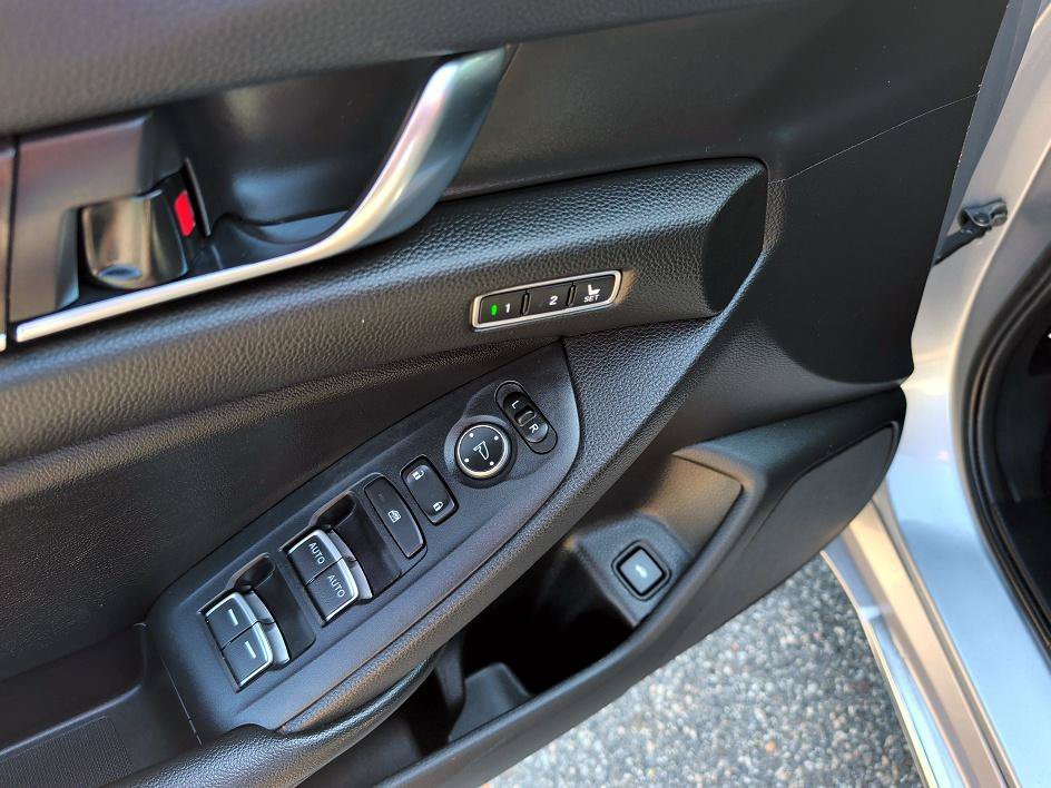 Used 2022 Silver Honda EX-L image 17
