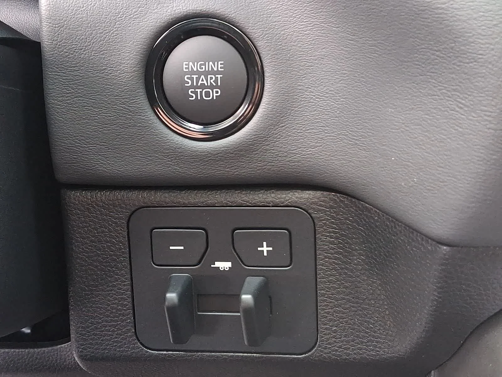 New 2026 Magnetic Gray Metallic Toyota  Platinum image 17