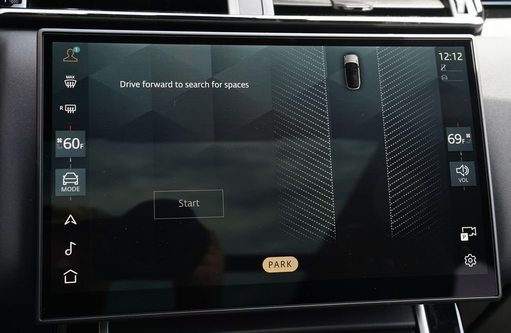 New 2026 Santorini Black Land Rover Belgravia Edition image 21