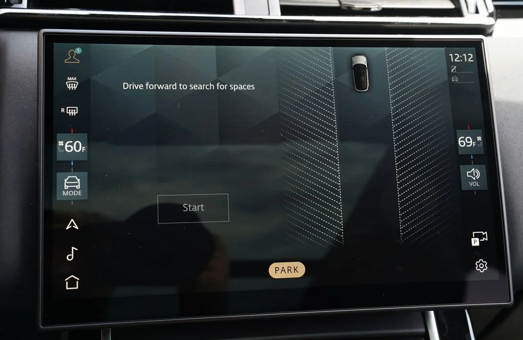 New 2026 Santorini Black Land Rover Belgravia Edition image 22