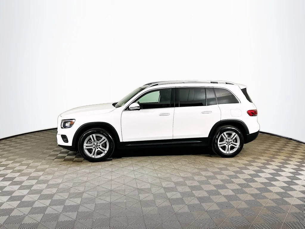 Used 2023 White Mercedes-Benz GLB 250 image 4