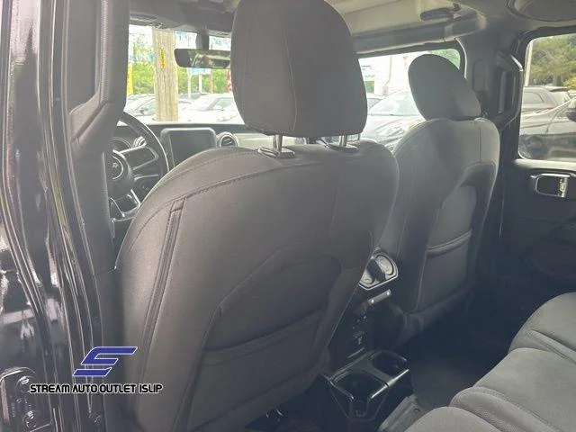 Used 2018 Black Jeep Unlimited Sahara image 20