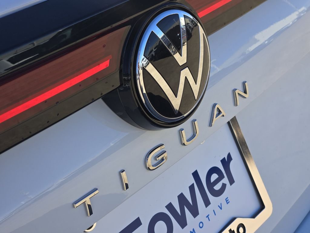 New 2026 White/off-white Volkswagen 2.0T SE image 7