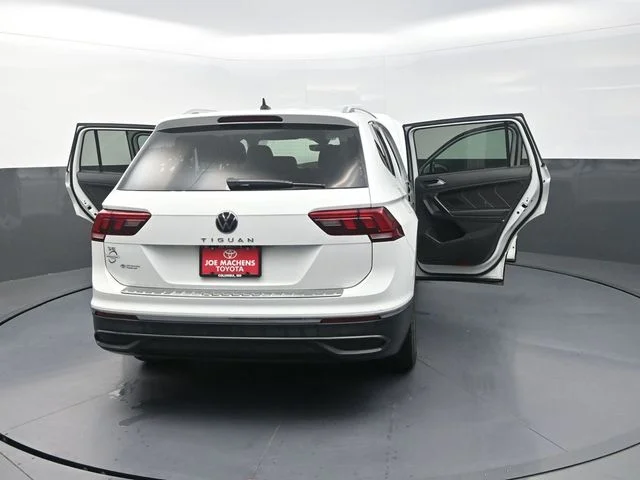 Used 2022 White Volkswagen 2.0T SE image 44