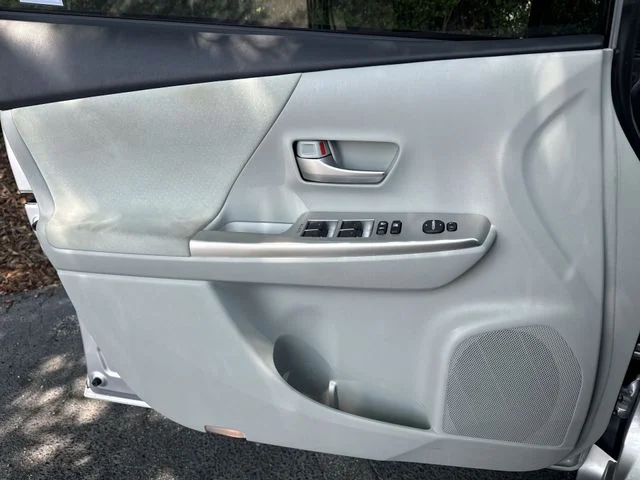 Used 2014 Silver Toyota Three image 25