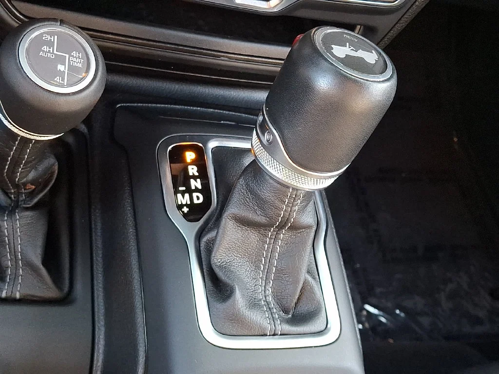Used 2024 Silver Jeep Sahara 4xe image 22