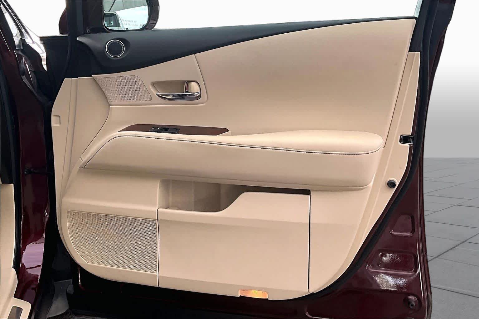 Used 2015 Claret Mica Lexus  image 23
