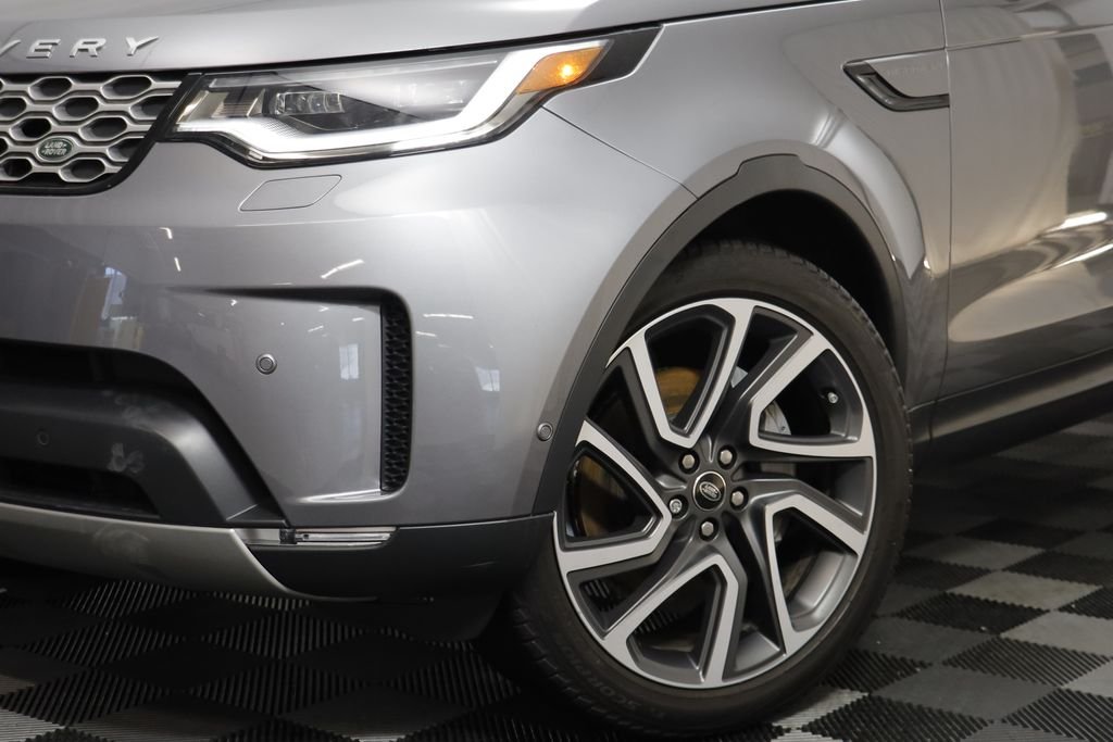 Used 2025 Gray Land Rover S image 3