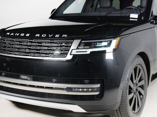 Used 2023 Santorini Black Metallic Land Rover SE image 28