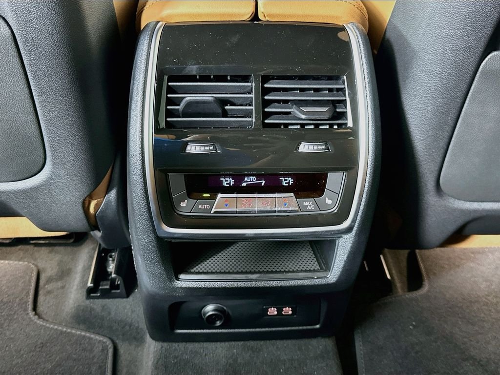 New 2027 Gray Metallic BMW xDrive40i image 18