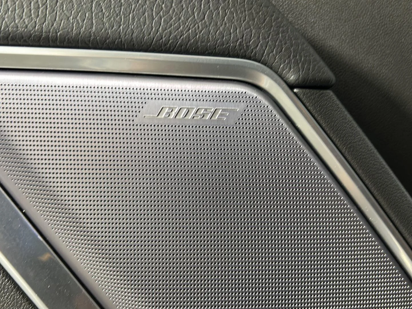 Used 2023 White Frost Tricoat GMC Denali image 22