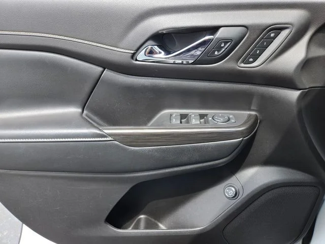 Used 2019 White GMC SLT-2 image 35