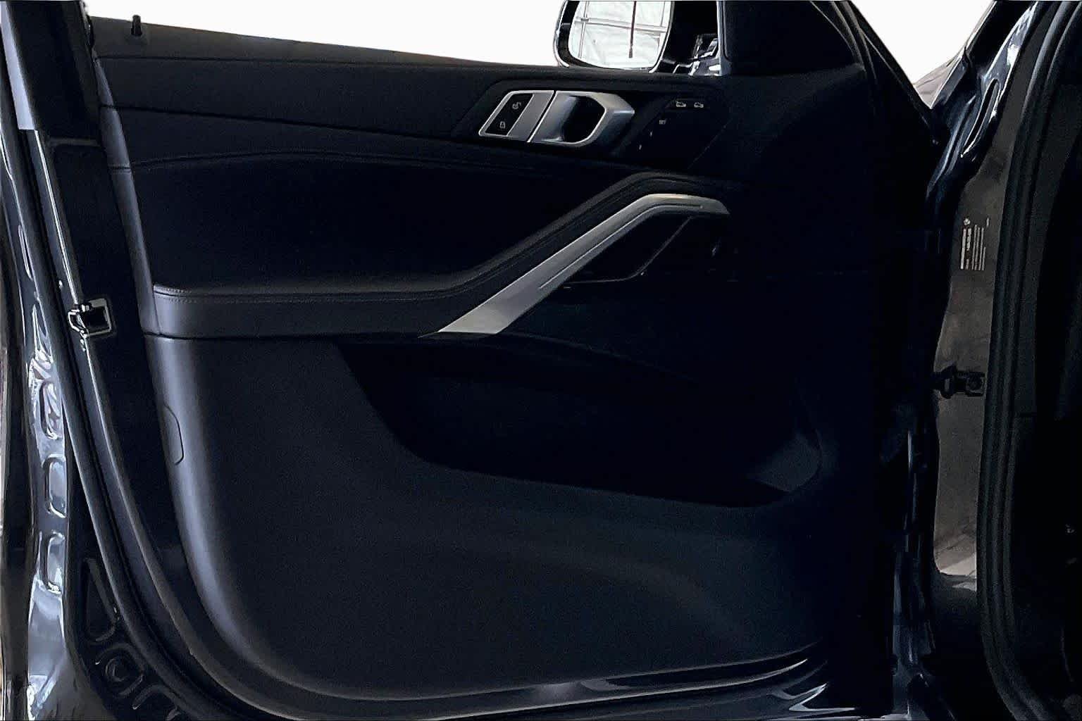 Used 2021 Dark Graphite Metallic BMW xDrive40i image 20
