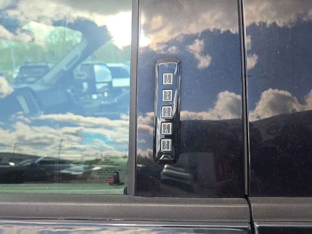 Used 2017 Black Ford XLT image 38