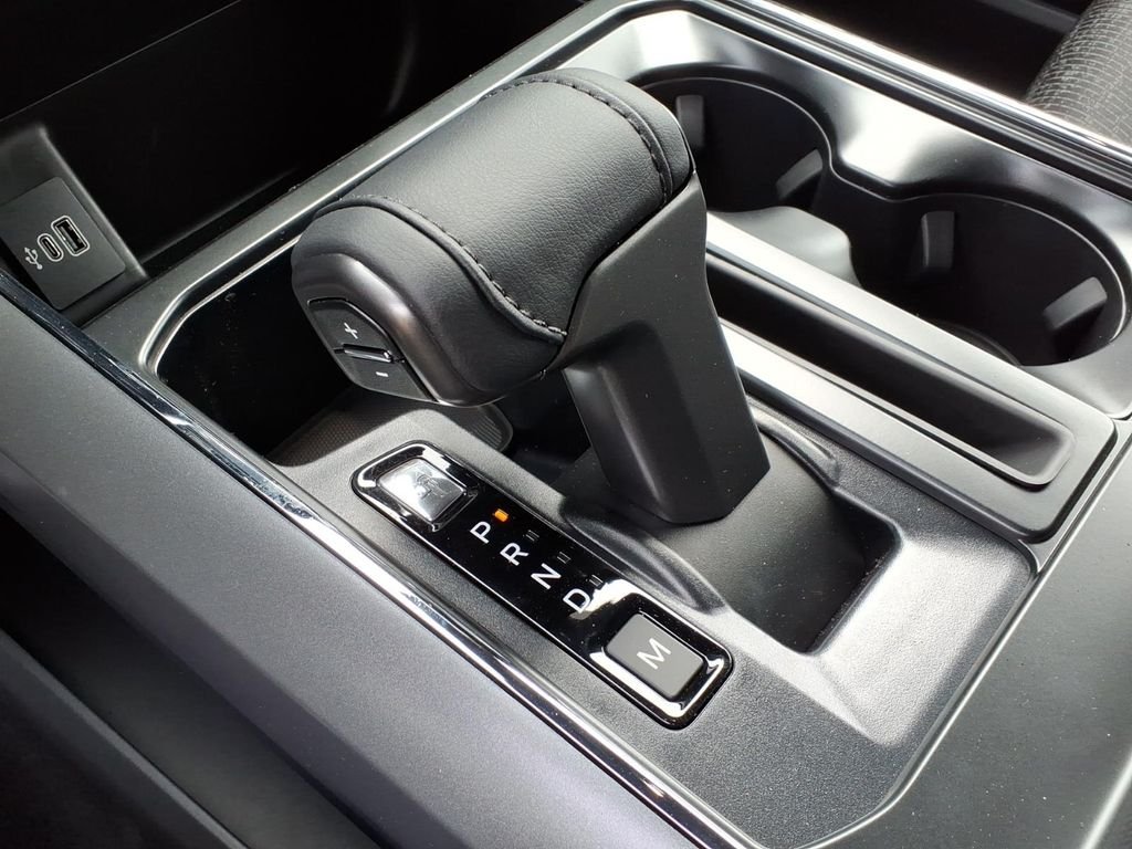 New 2026 Agate Black Metallic Ford XLT image 20