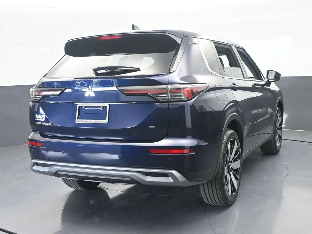 New 2026 Blue Metallic Mitsubishi SE 1.5T 2WD image 5