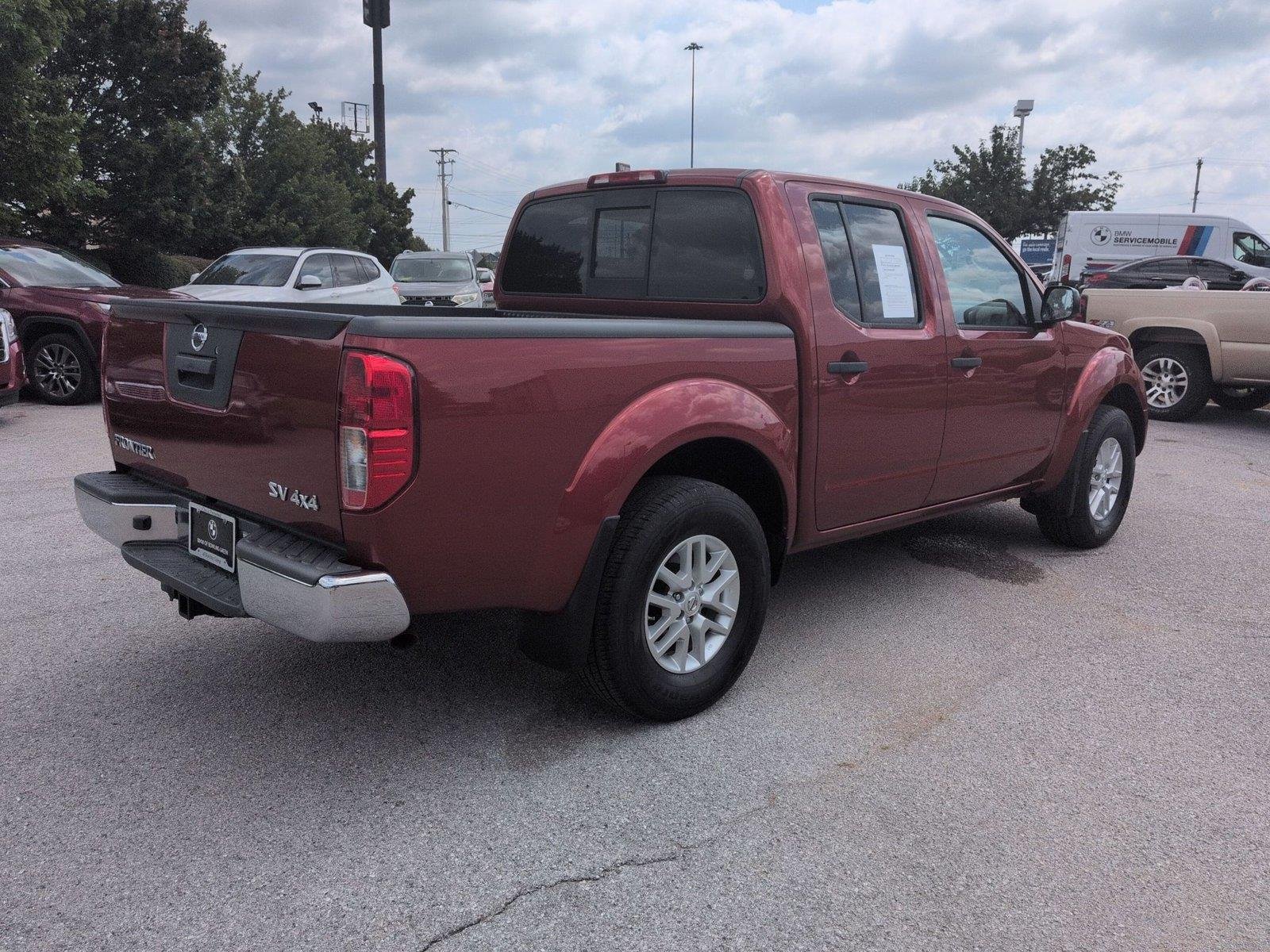 Used 2018 Lava Red Nissan SV V6 image 5