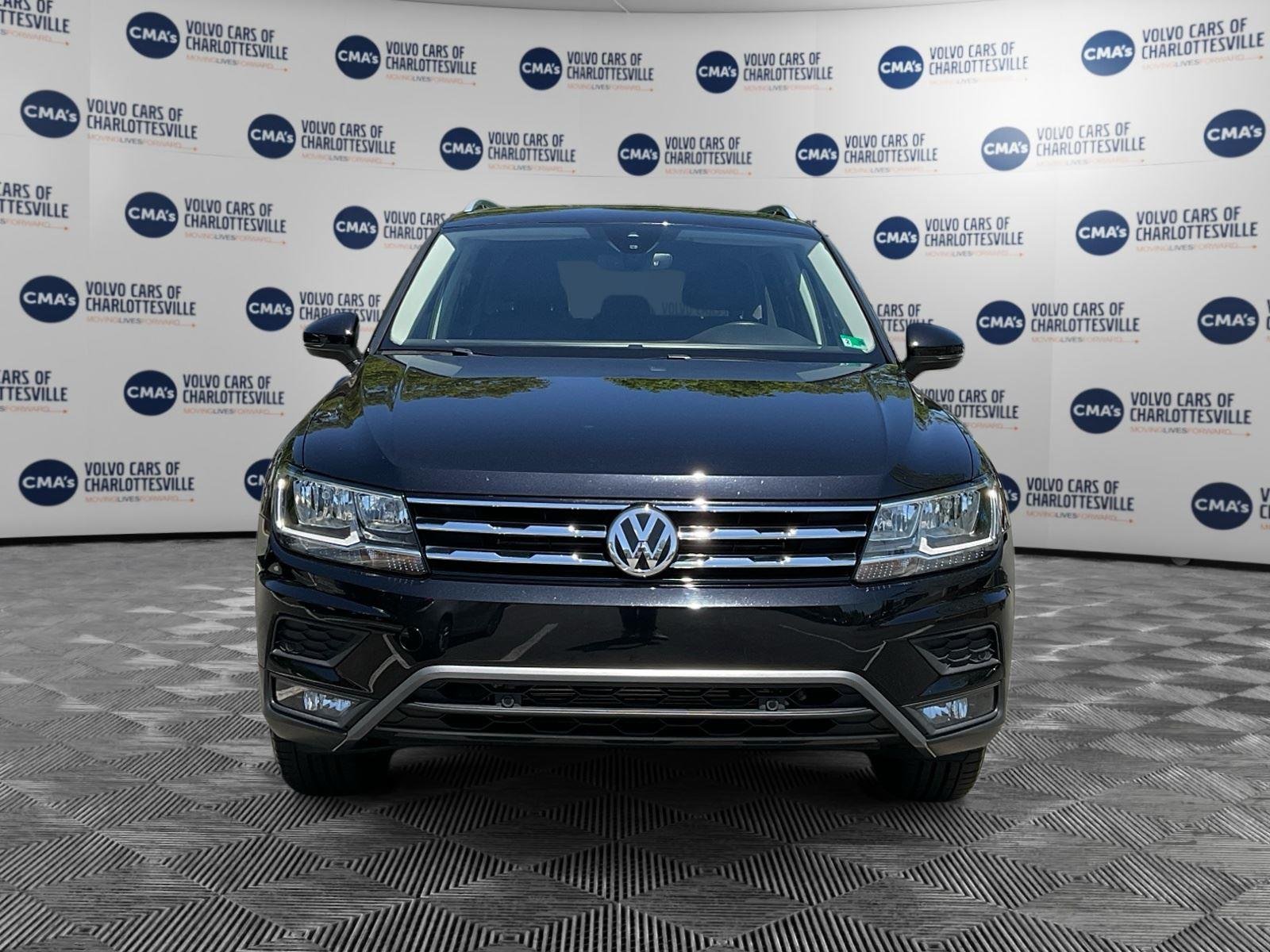 Used 2020 Deep Black Pearl Volkswagen SEL image 8
