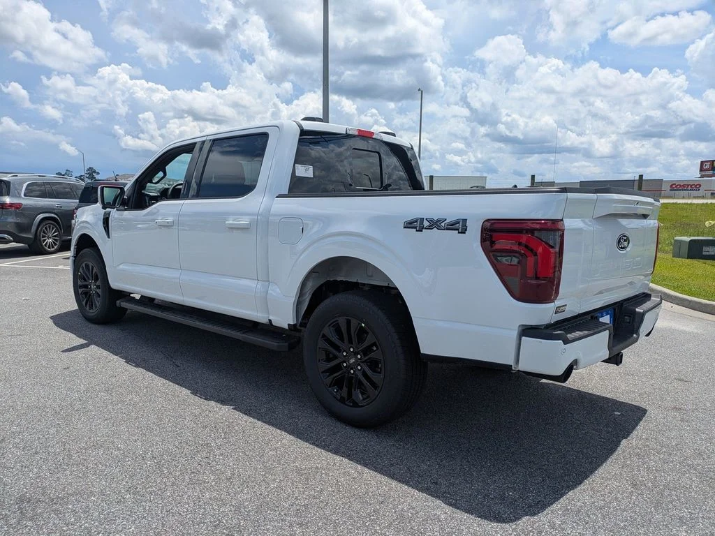 New 2026 Oxford White Ford Lariat image 6