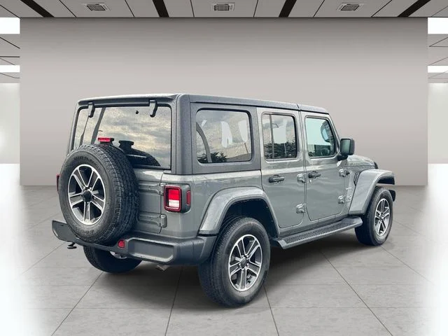 Used 2023 Gray Jeep Sahara image 3