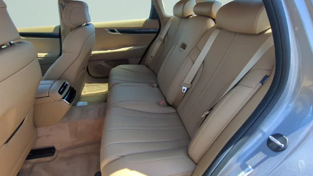 Used 2025 Silver Genesis 2.5T image 9