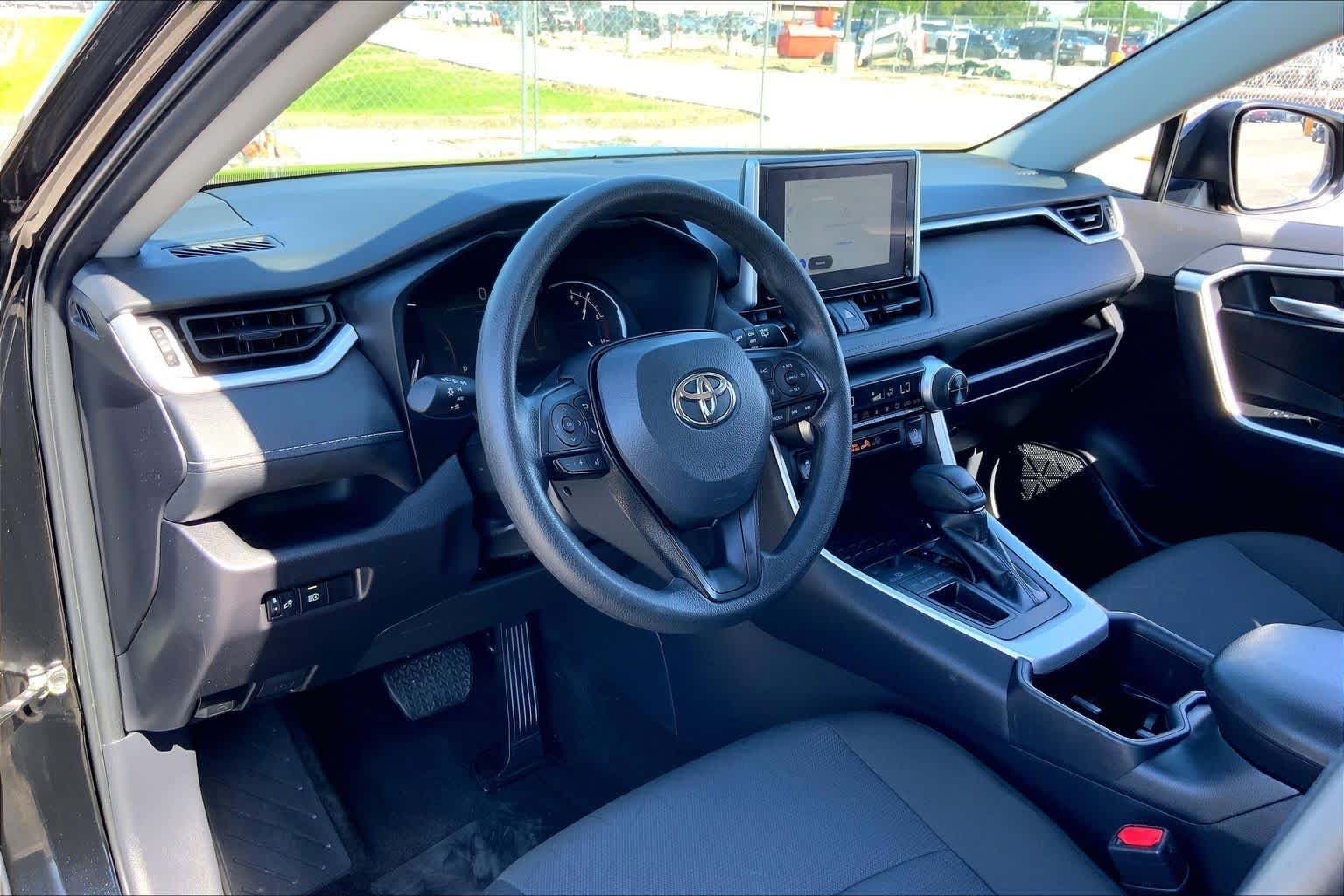 Used 2025 Midnight Black Metallic Toyota XLE image 17