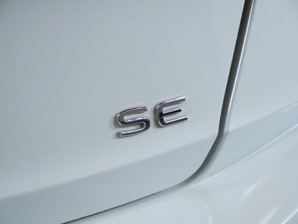 Used 2025 White Volkswagen 1.5T SE image 14