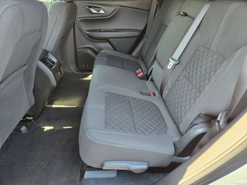 Used 2020 GRAPHITE METALLIC Chevrolet LT image 11