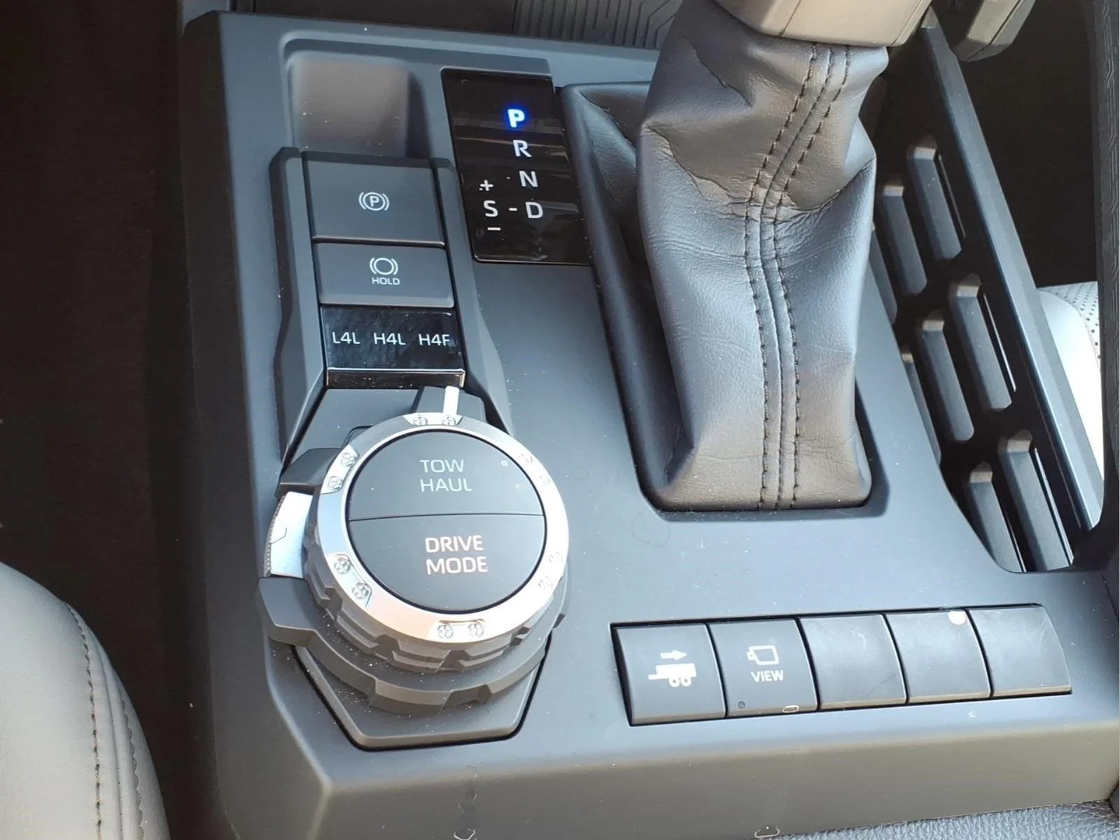 2025 Toyota Tacoma Limited - Photo 19