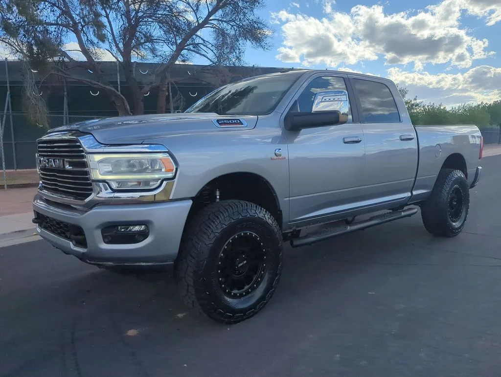 Used 2024 Silver Ram Laramie image 3