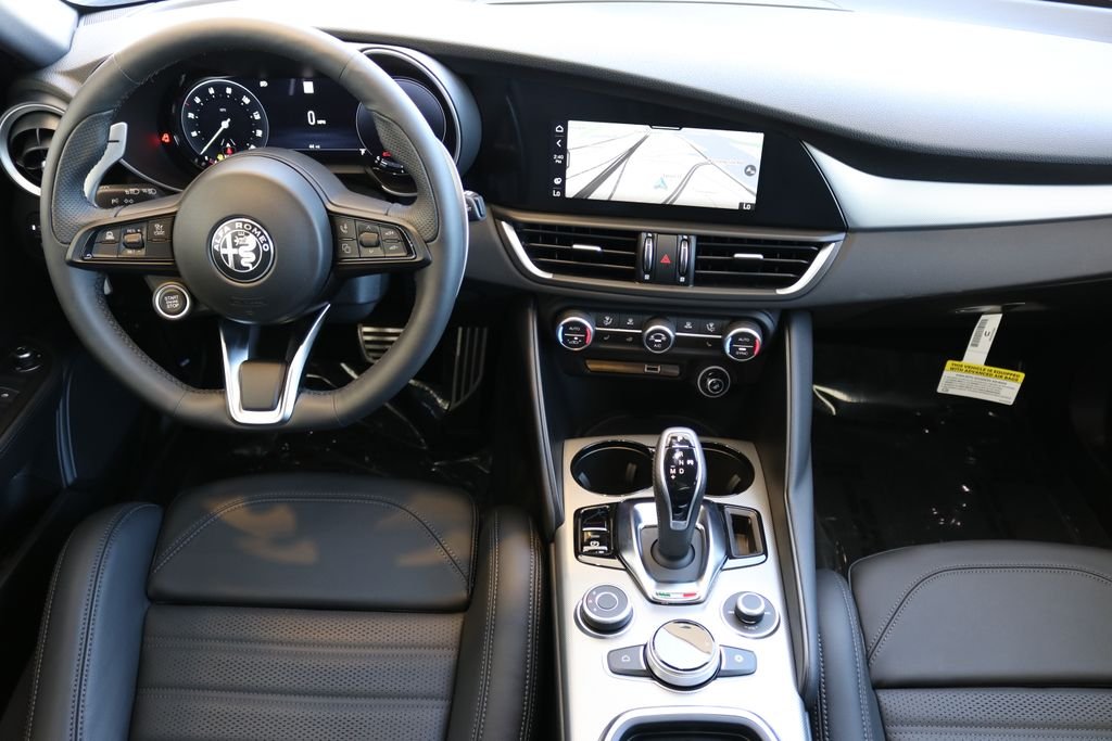 2025 Alfa Romeo Giulia Base - Photo 17