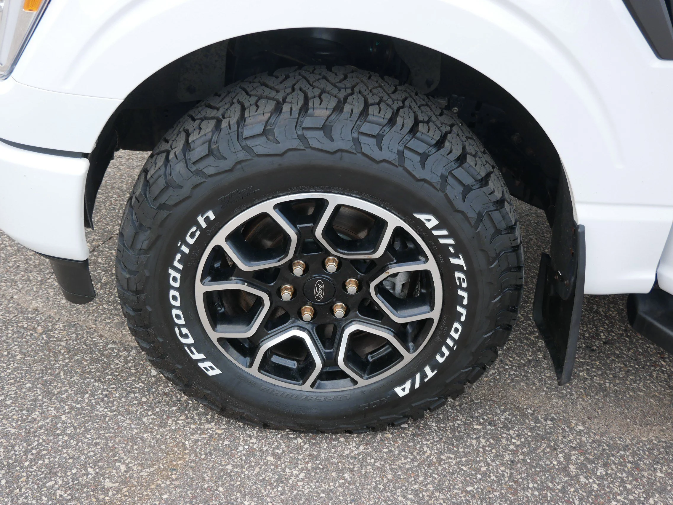 Certified Used 2021 Oxford White Ford XLT image 15